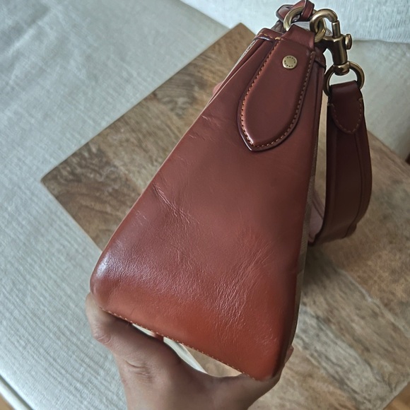 Coach Cary Crossbody Bag - Picture 6 of 8